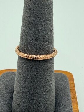 Rose Gold 14K Diamond Cut Stackable Women's Ring Size 6